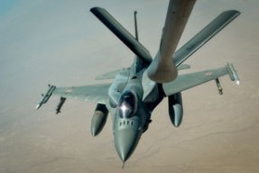 新西兰全黑队的战术布局充满创造性，难以预测，all black新西兰