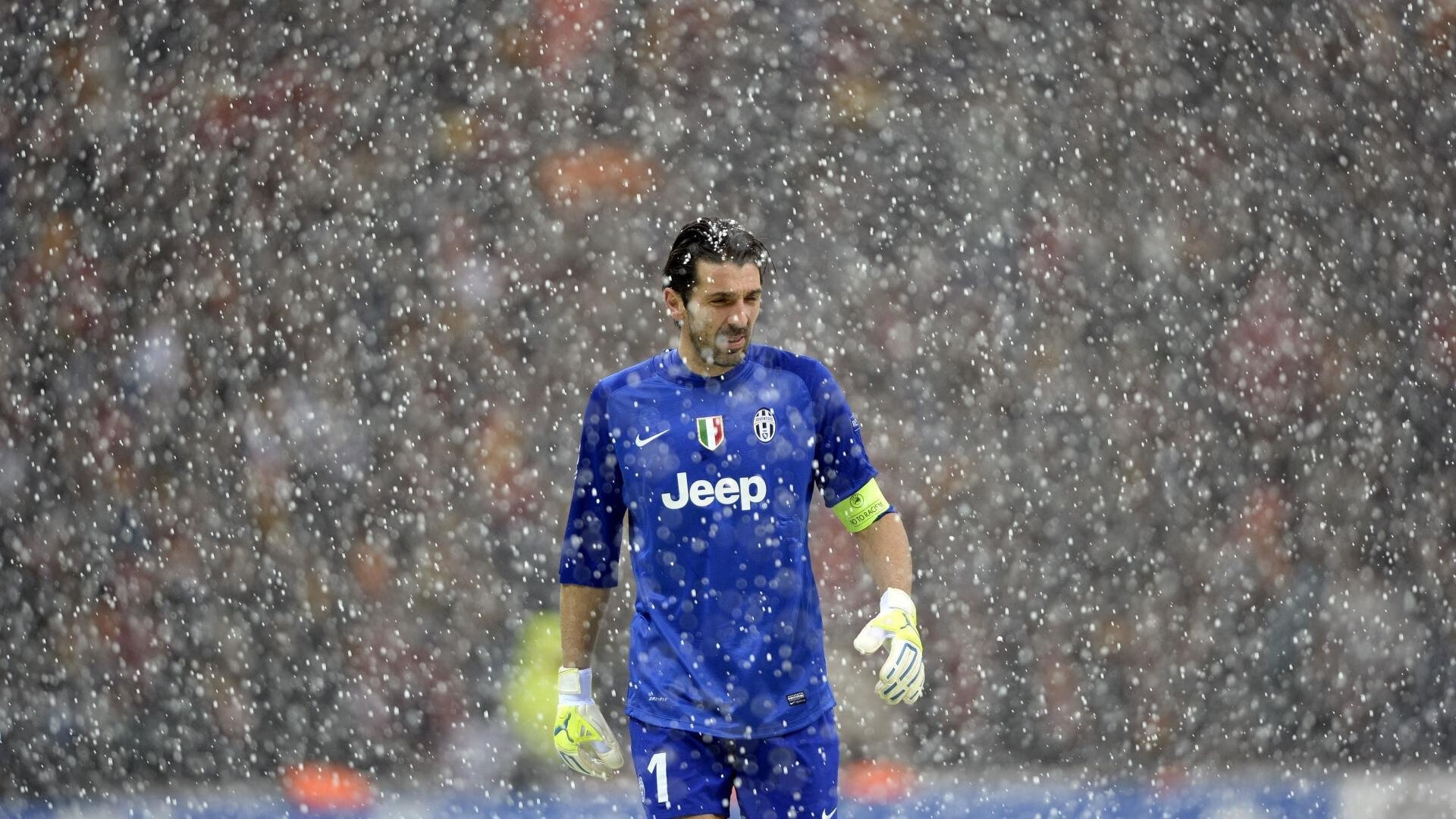 体育场馆智能售卖机投入使用，方便观众购物，体育场设备